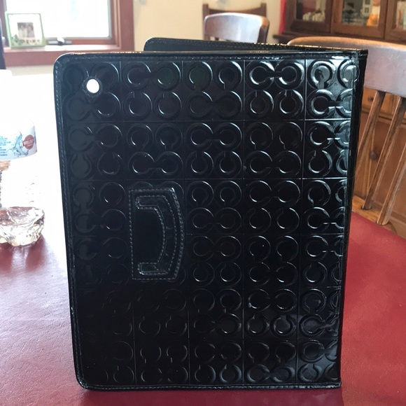 ๐iPad 2๐ Coach signature leather iPad case - Picture 4 of 11
